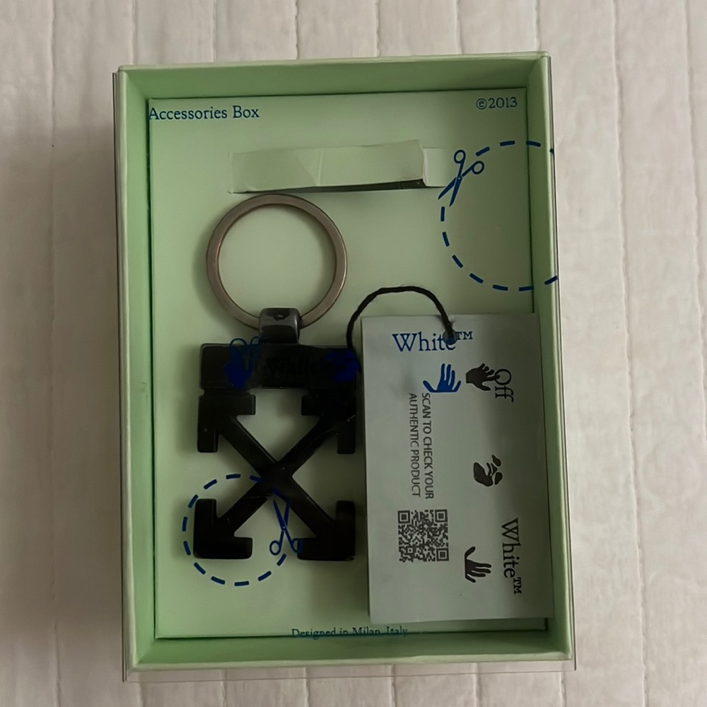 Authentic offwhite key chain